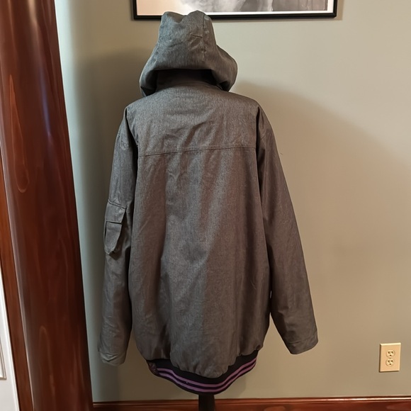 Saga Outwear hooded ski jacket. Size XL. - Picture 8 of 17
